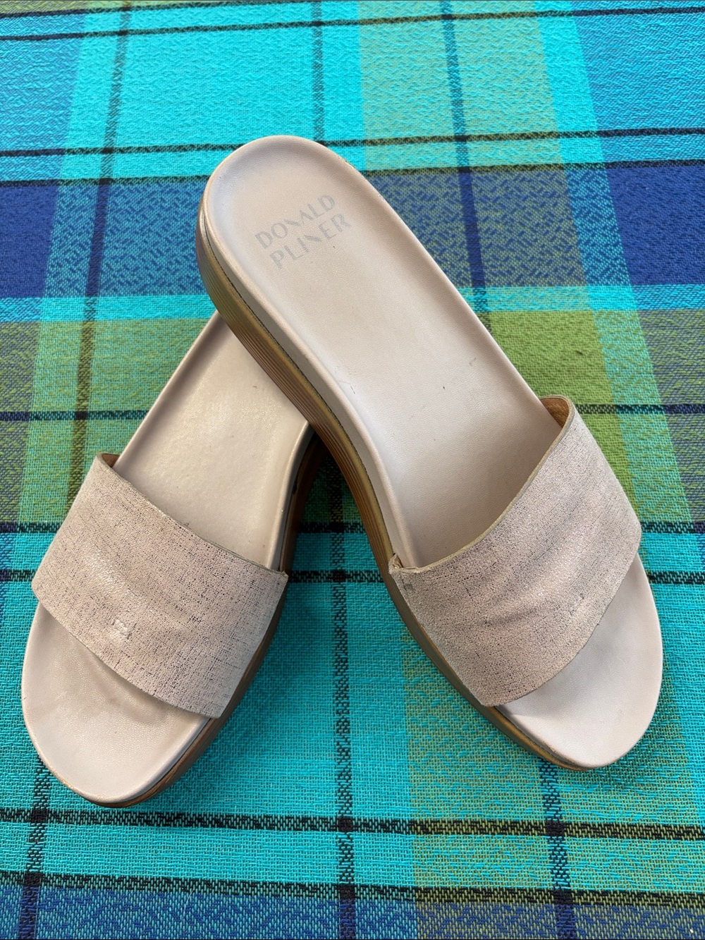 Donald Pliner leather Slides
